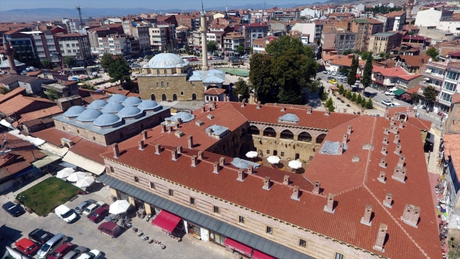 Amasya Merzifon Arastası geleneksel esnaf kültürünü sürdürüyor